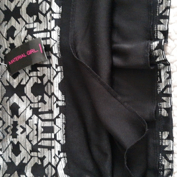 NWT Material Girl Medium Black Silver Foil Tribal Print Spaghetti Strap Camisole - Picture 6 of 15
